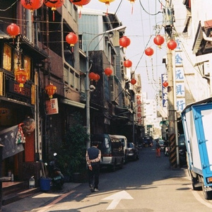 业余自由XXⅩ性西元
